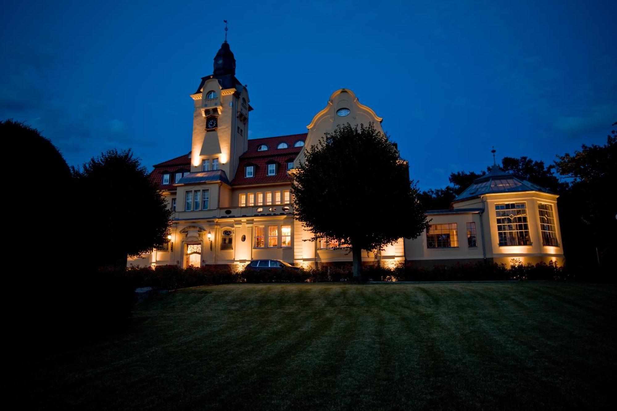 Bernsteinschloss Wendorf  Buitenkant foto
