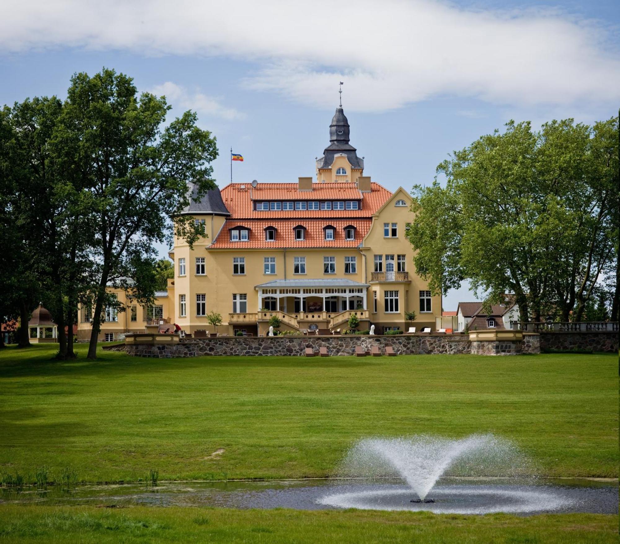Bernsteinschloss Wendorf  Buitenkant foto